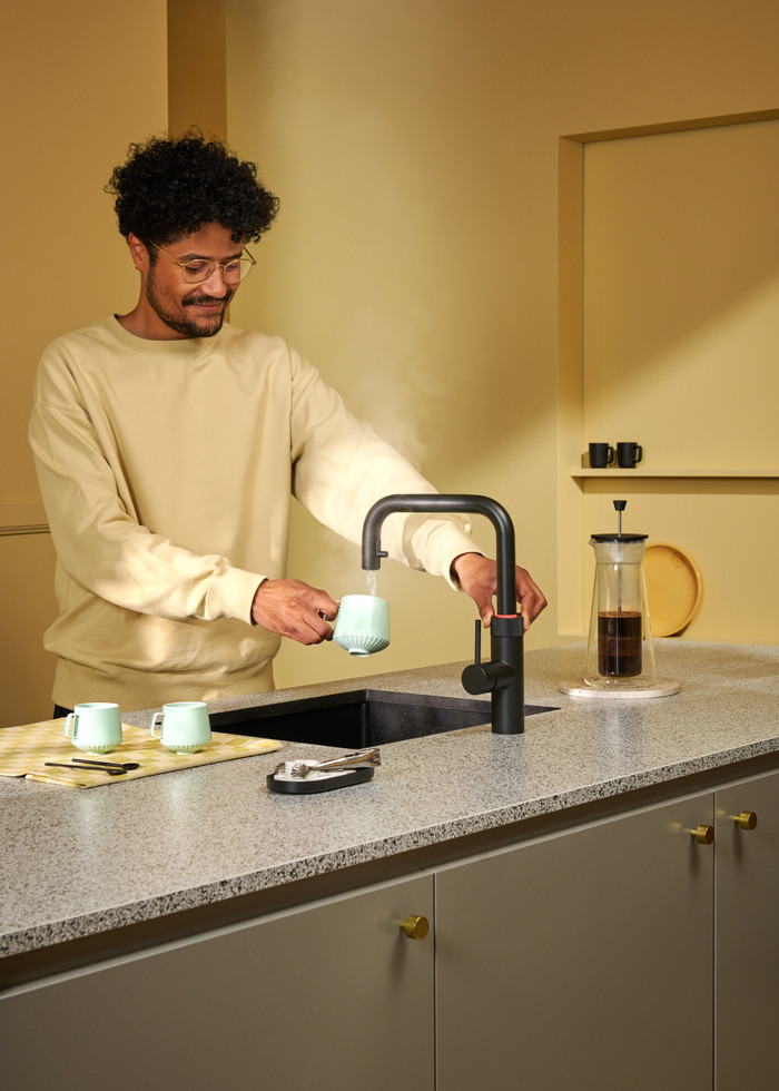 Quooker COMBI + Quooker Flex Square Black product in use