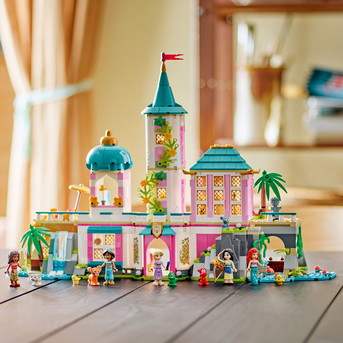 LEGO Disney Prinsessenkasteel en Koninklijke Huisdieren 43267 product in gebruik