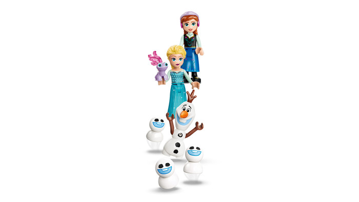 LEGO Disney Elsa's Ijskasteel en Sneeuwavontuur 43281 product in gebruik