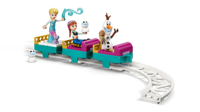 LEGO Disney Elsa's Ijskasteel en Sneeuwavontuur 43281 product in gebruik