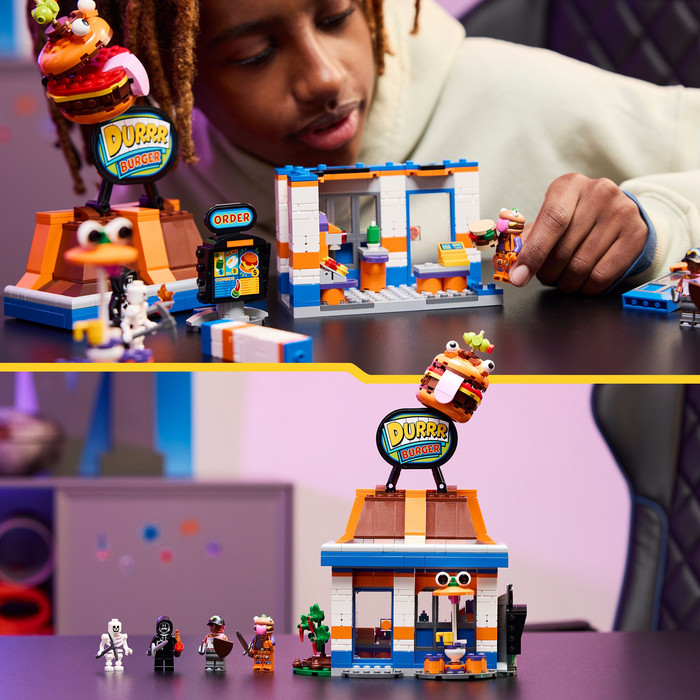 LEGO Fortnite Durrr Burger restaurant 77076 product in gebruik