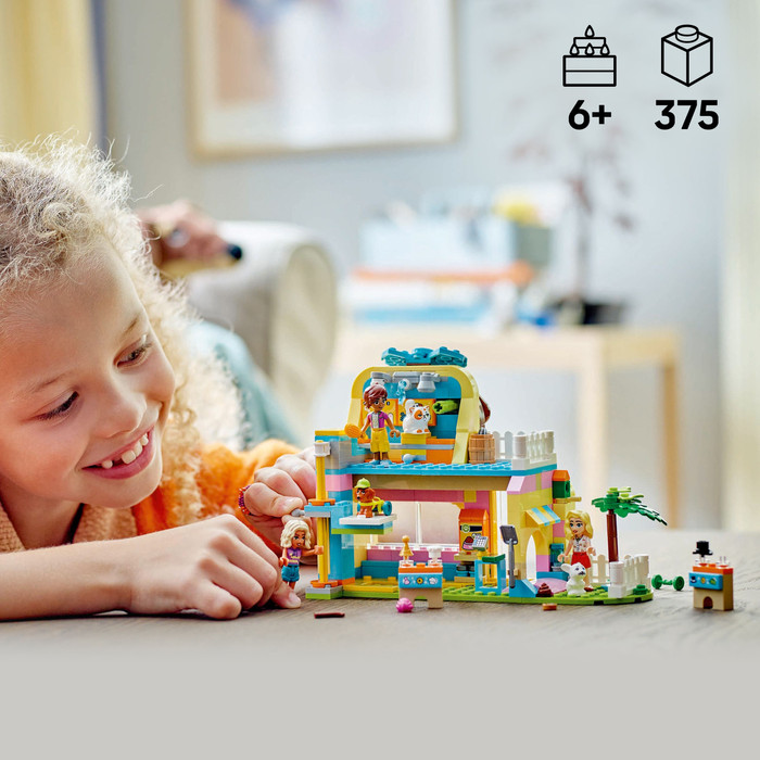 LEGO Friends Winkel met Dierenaccessoires 42650 product in gebruik