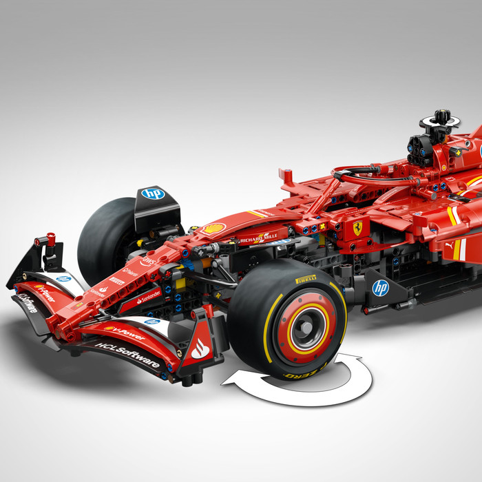 LEGO Technic Ferrari SF-24 F1 Auto 42207 product in gebruik