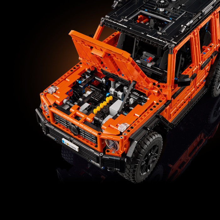LEGO Technic Mercedes-Benz G 500 PROFESSIONAL Line 42177 product in gebruik