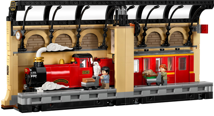 LEGO Harry Potter Boekensteun de Zweinstein Express 76450 Main Image