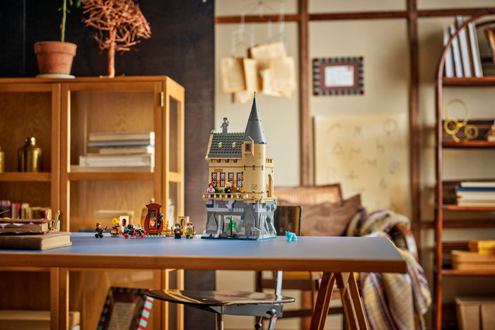 LEGO Harry Potter Kasteel Zweinstein: Ziekenhuisvleugel 76463 product in gebruik