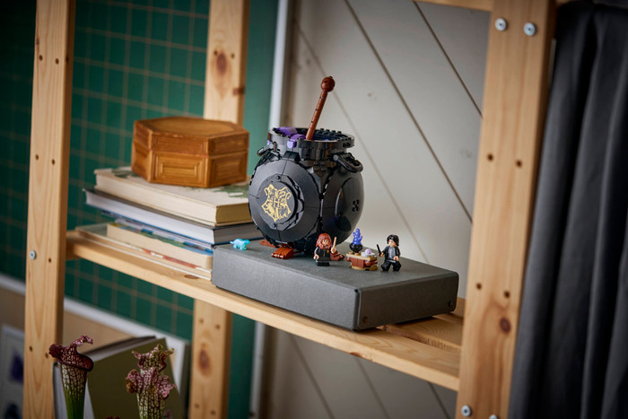 LEGO Harry Potter Klaslokaal voor Geheime Toverdranken 76464 product in gebruik