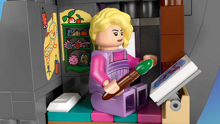 LEGO Harry Potter Luna Lovegood's Huis 76467 product in gebruik