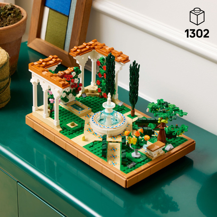 LEGO Icons Tuin met Fontein 10359 product in gebruik