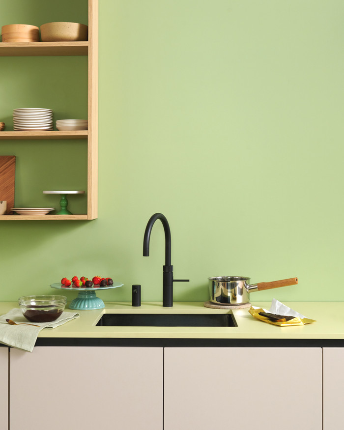 Quooker COMBI + Quooker Fusion Round Black product in use