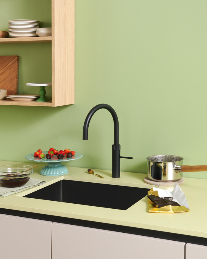 Quooker PRO3 + Quooker Fusion Round Black product in use