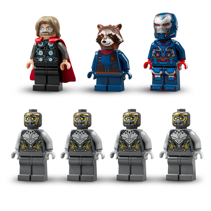 LEGO Marvel Avengers Endgame Thor vs Chitauri 76322 product in use