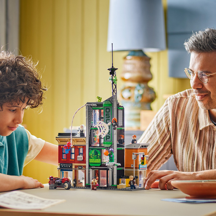 LEGO Marvel Spider-Man vs Oscorp 76324 product in use