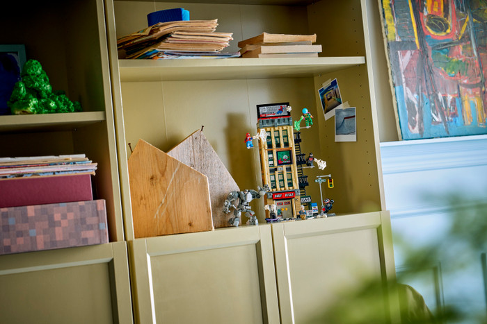 LEGO Marvel Spider-Man vs Mysterio: The Daily Bugle 76342 product in use