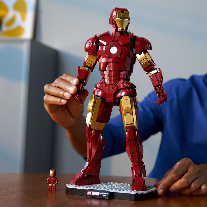 LEGO Marvel Iron Man Mark 3 Verzameleditie 76344 product in gebruik