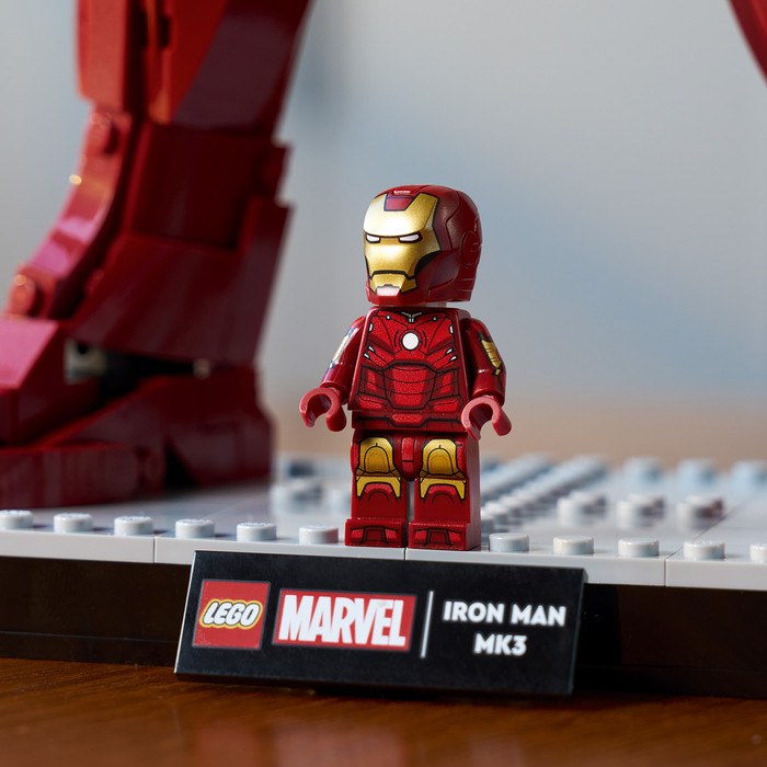 LEGO Marvel Iron Man Mark 3 Verzameleditie 76344 product in gebruik