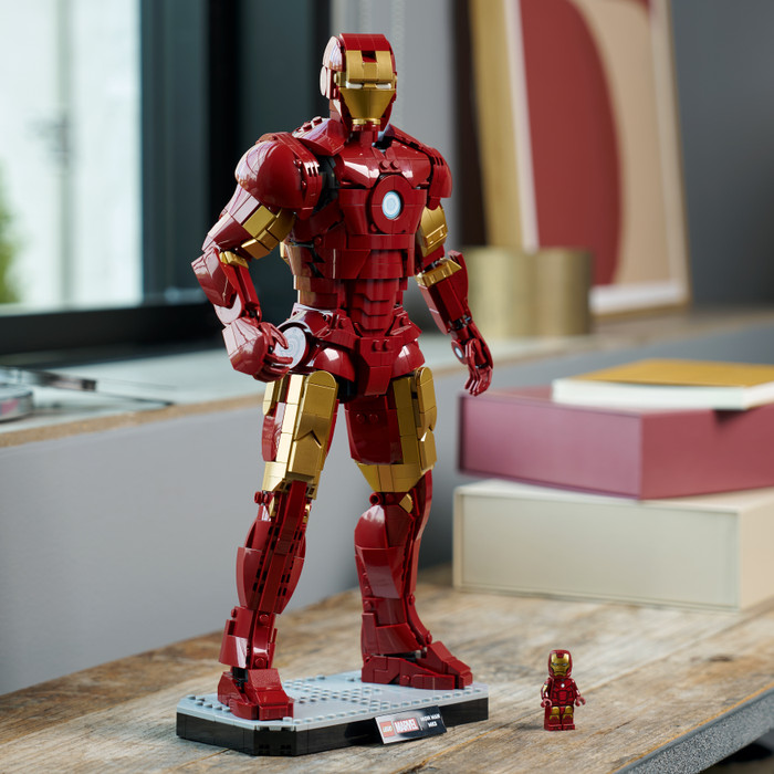 LEGO Marvel Iron Man Mark 3 Verzameleditie 76344 product in gebruik