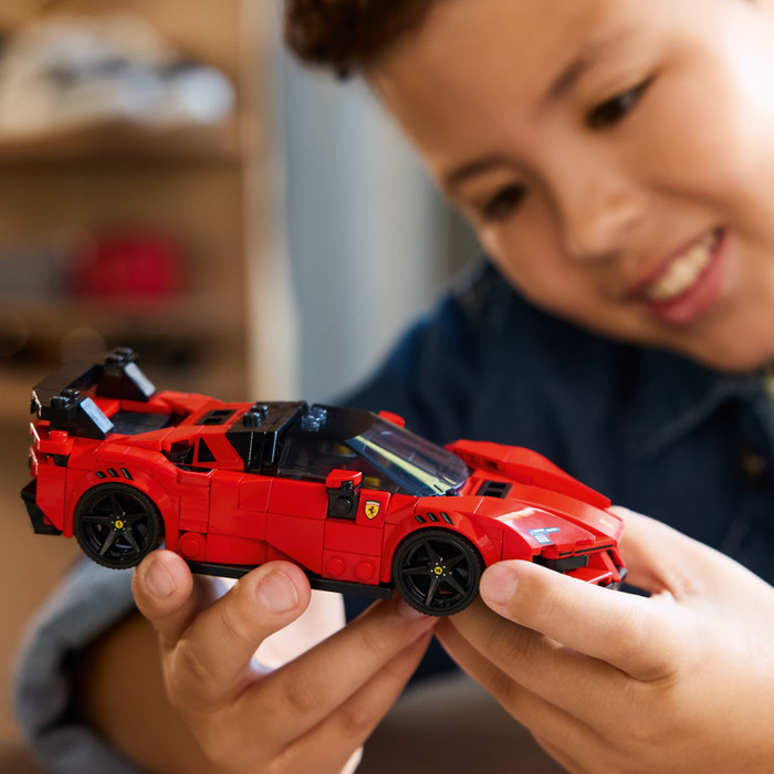 LEGO Speed Champions Ferrari SF90 XX Stradale Sportauto 77254 product in gebruik