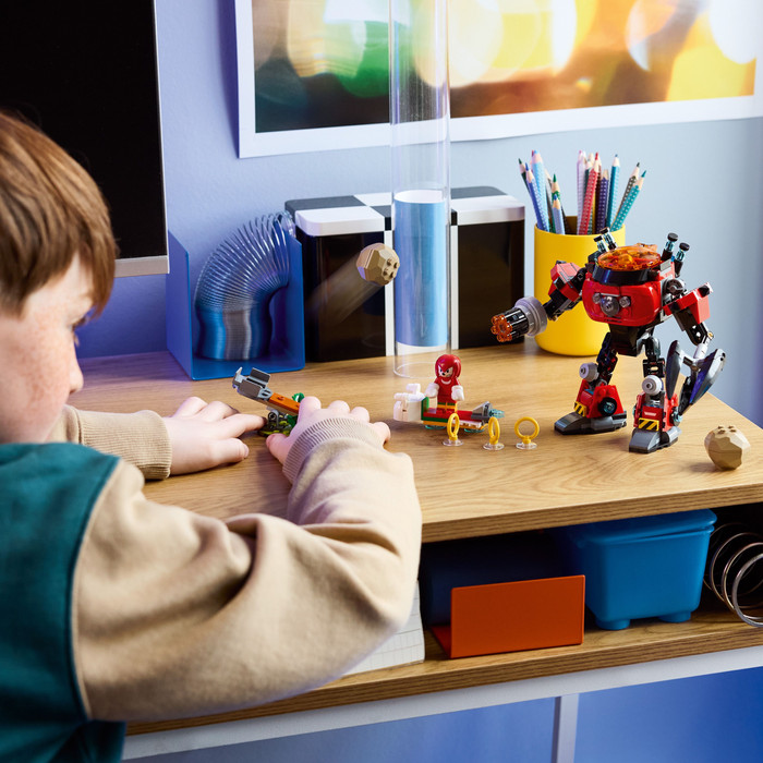 LEGO Sonic the Hedgehog Knuckles vs Dr. Eggman Egg Crusher Mech 77005 product in use