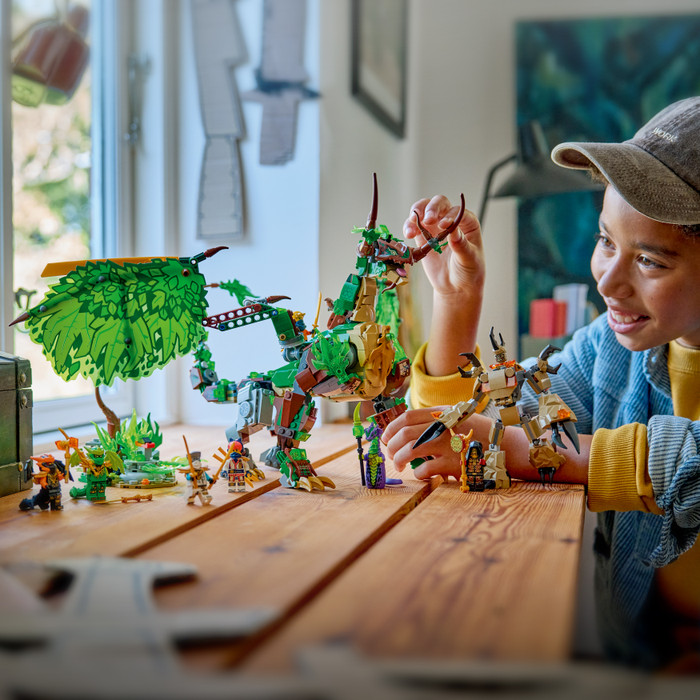 LEGO Ninjago De Draak van het Leven 71859 product in gebruik