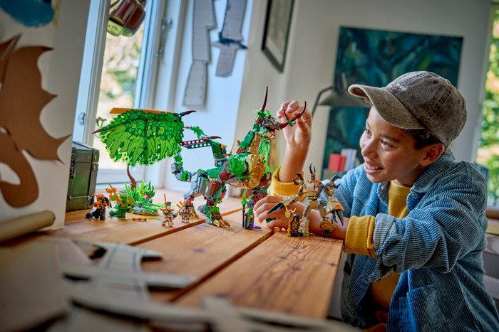 LEGO Ninjago De Draak van het Leven 71859 product in gebruik