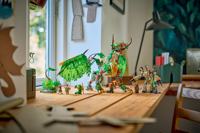 LEGO Ninjago De Draak van het Leven 71859 product in gebruik