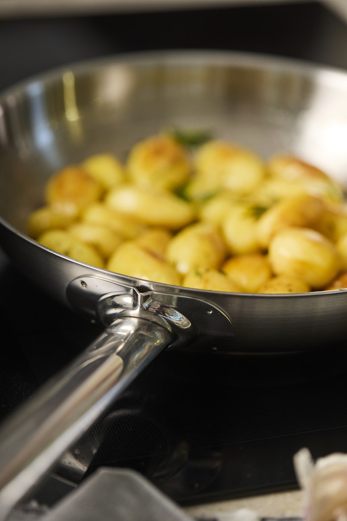 Demeyere Classic 3 bakpan 24 cm detail