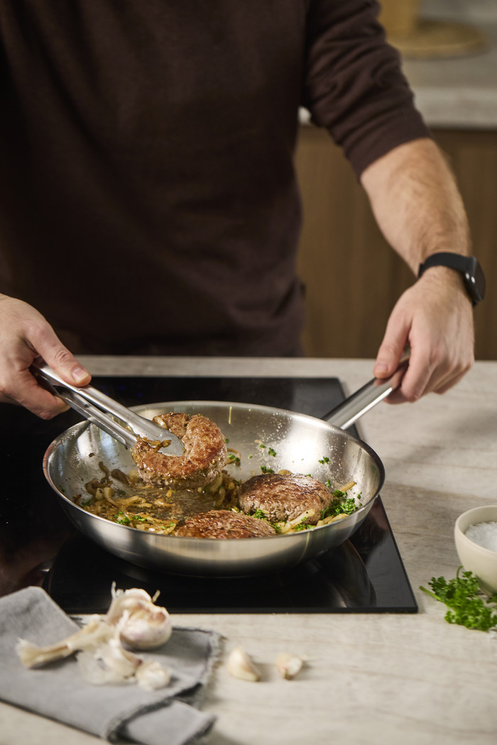 Demeyere Classic 3 bakpan 24 cm product in gebruik