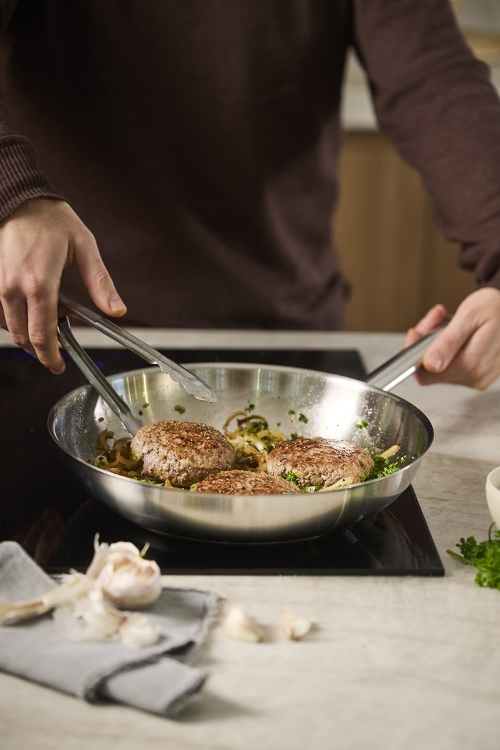 Demeyere Classic 3 bakpan 24 cm product in gebruik