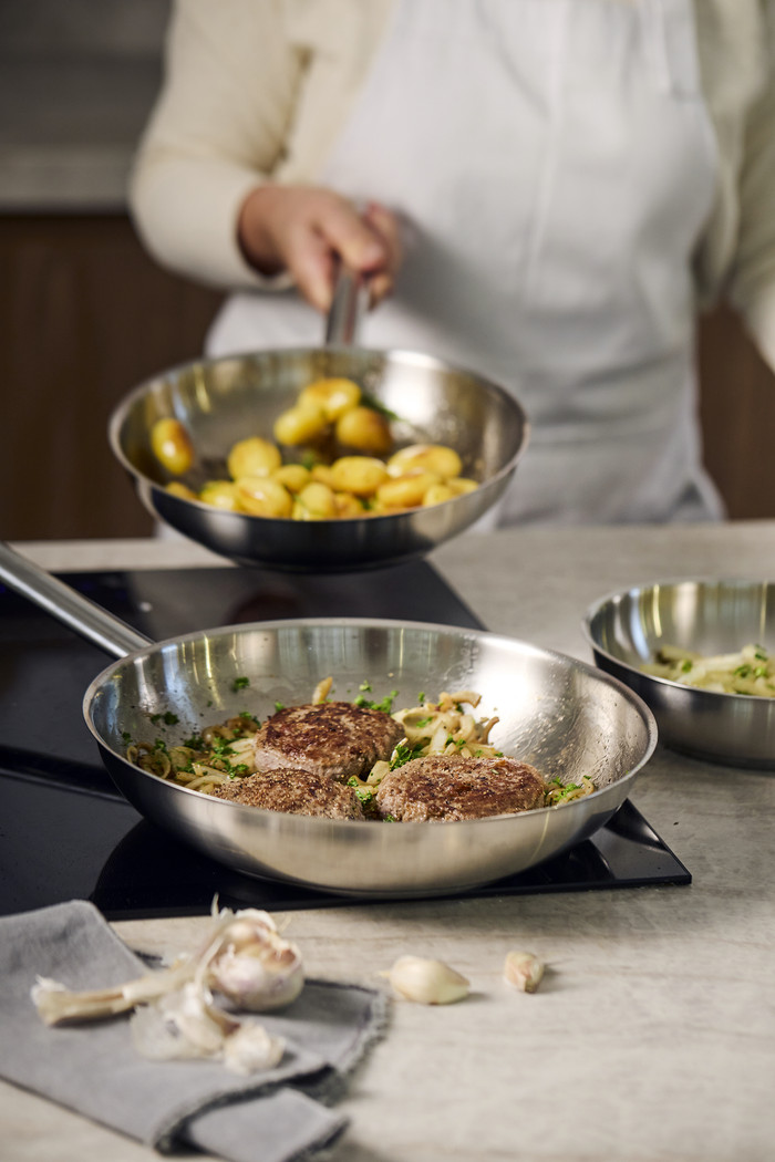 Demeyere Classic 3 bakpan 28 cm product in gebruik