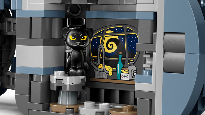 LEGO Disney Sally's Bloempot 43288 product in gebruik