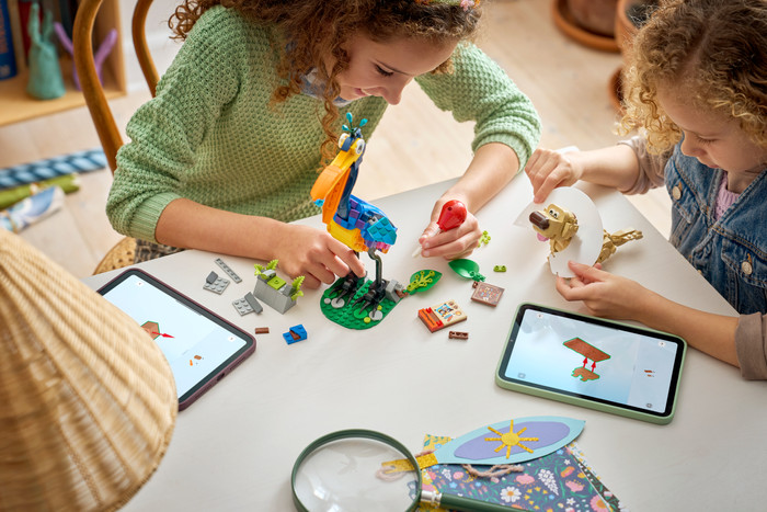 LEGO Disney Pixar Kevin en Dug 43290 product in gebruik