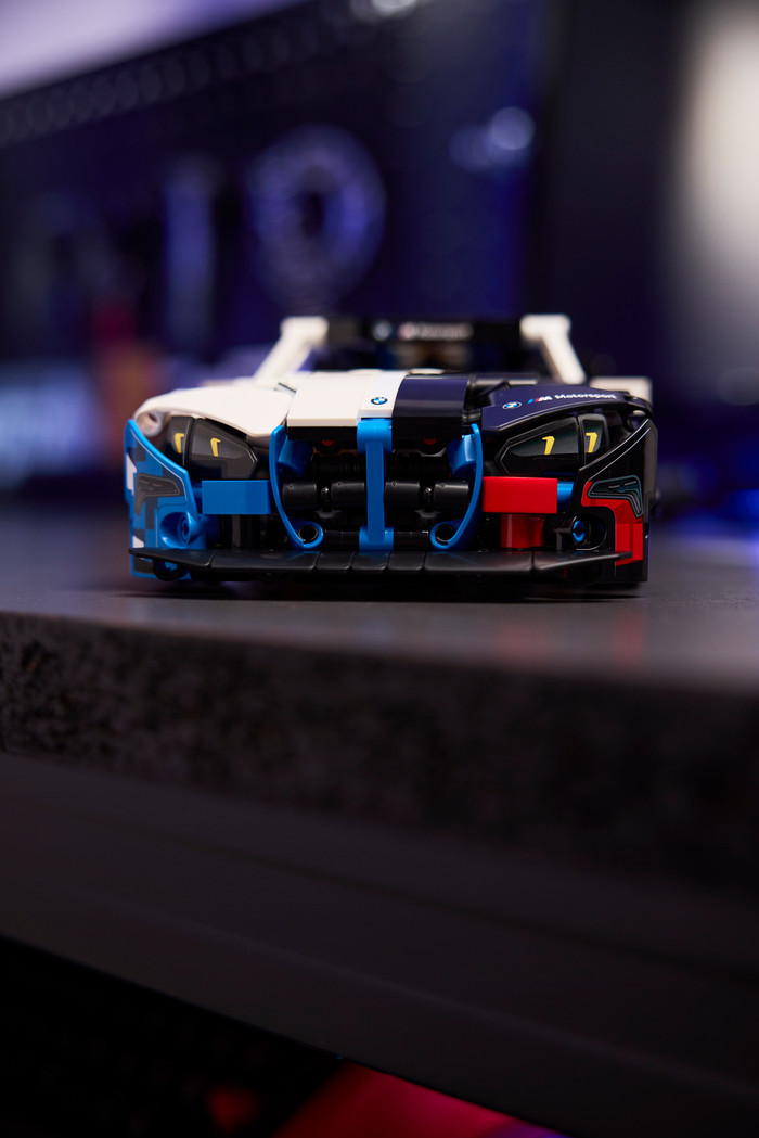 LEGO Technic BMW M4 GT3 EVO Race Auto 42226 product in gebruik