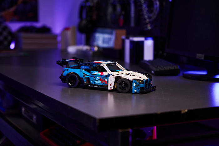 LEGO Technic BMW M4 GT3 EVO Race Auto 42226 product in gebruik