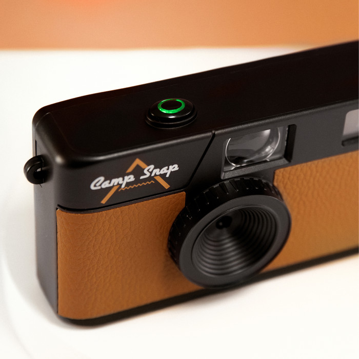 Campsnap digital camera Chestnut Brown detail