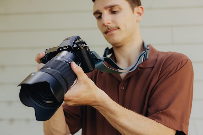 Peak Design Slide Lite Ocean (Blauw) product in gebruik