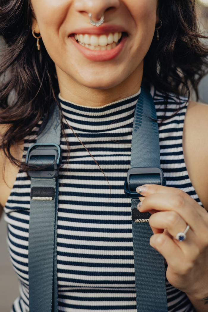 Peak Design Slide Lite Ocean (Blauw) detail