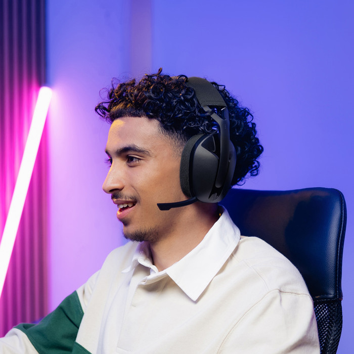 Logitech G321 Lightspeed Draadloze Gaming Headset Zwart product in gebruik