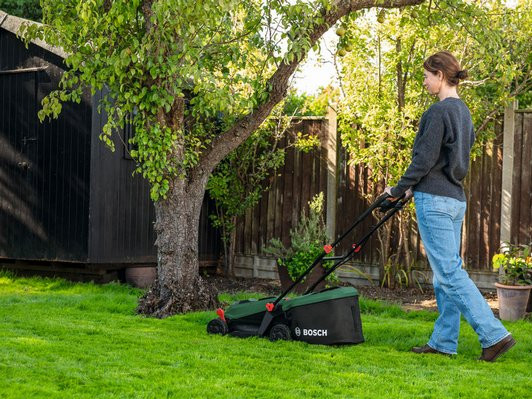 Bosch Rotak 18V-32 (zonder accu) product in gebruik