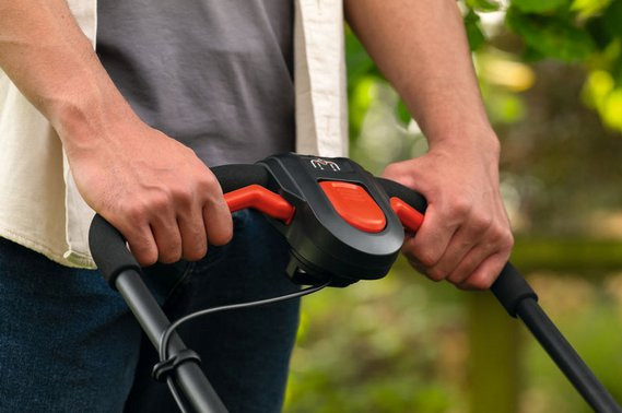 Bosch Rotak 18V2-38 (zonder accu) product in gebruik