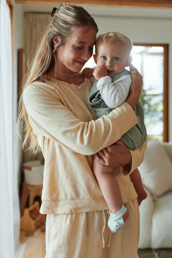 Owlet Dream Sock Dusty Rose OW-DS-RO product in use