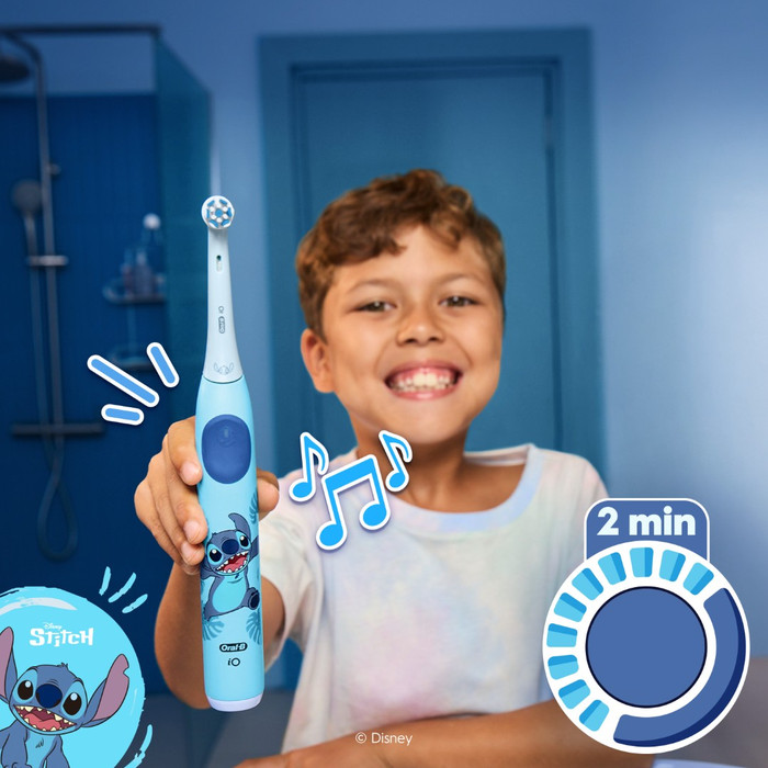 Oral-B iO Kids 6+ Stitch product in gebruik
