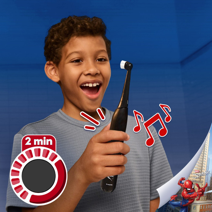 Oral-B iO Kids 6+ Spiderman product in gebruik