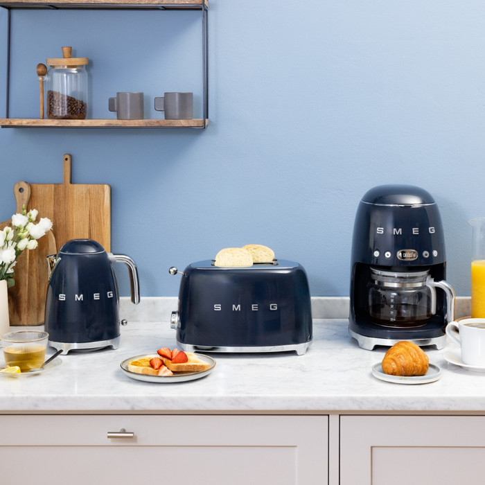 SMEG KLF03NBEU Navy Blue product in gebruik
