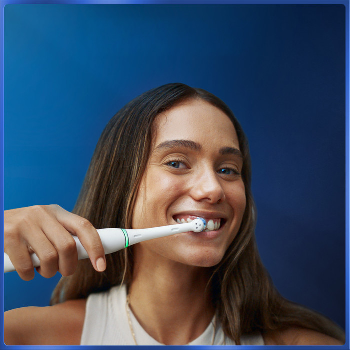 Oral-B iO 5N White product in gebruik