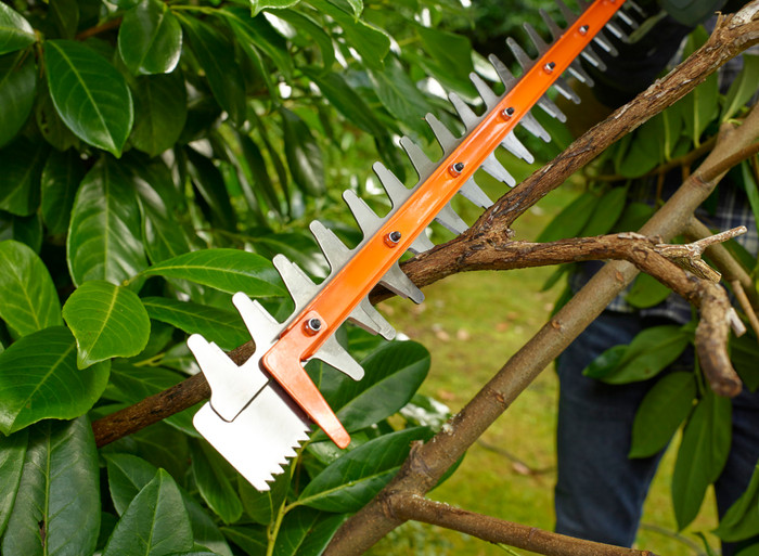 BLACK+DECKER BEHTS501-QS product in gebruik