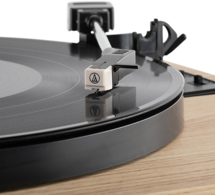 Victrola Harmony Light Brown detail