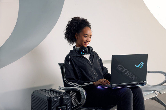 ASUS ROG Strix 18 G835LXG-TQ415W product in gebruik