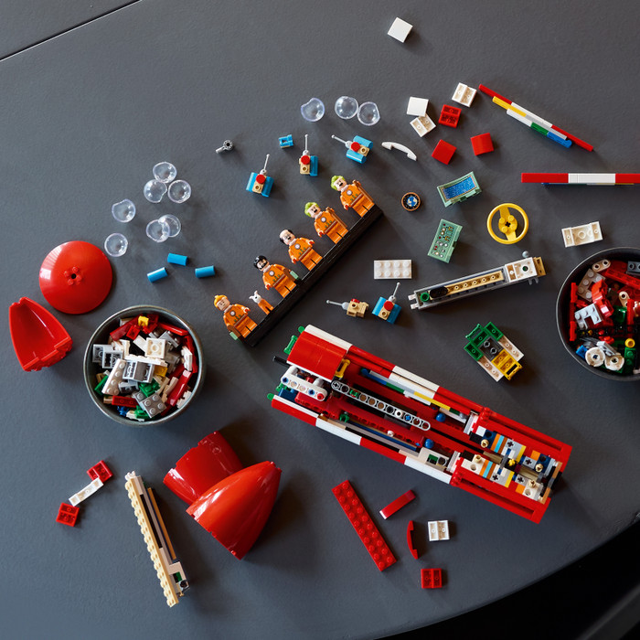 LEGO Ideas Tintin Maanraket 21367 detail