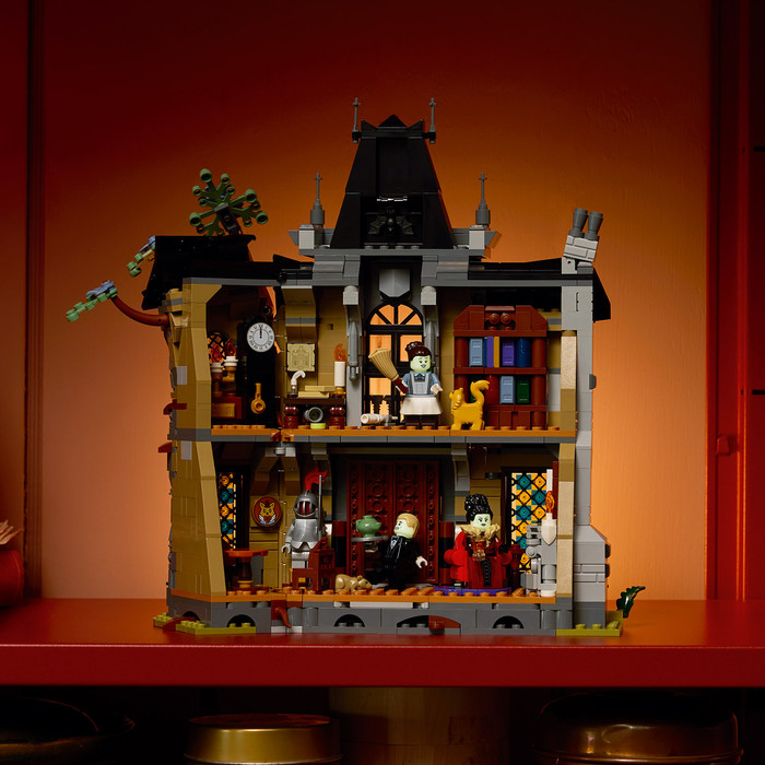 LEGO Icons Burgemeestershuis 11383 product in gebruik